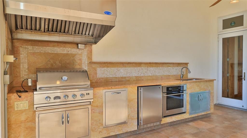 For Sale: $1,999,999 (5 beds, 5 baths, 6077 Square Feet)