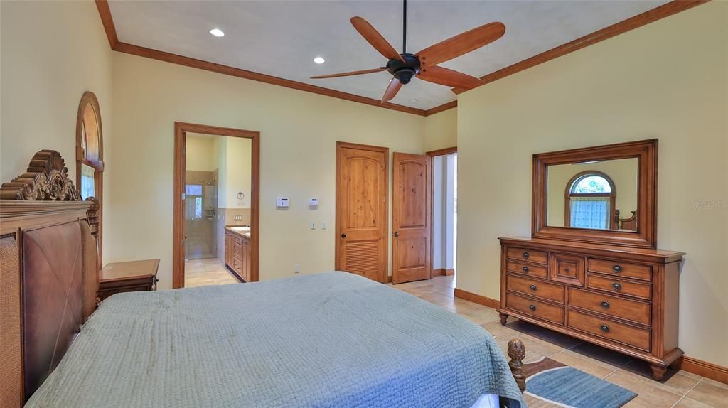 For Sale: $1,999,999 (5 beds, 5 baths, 6077 Square Feet)