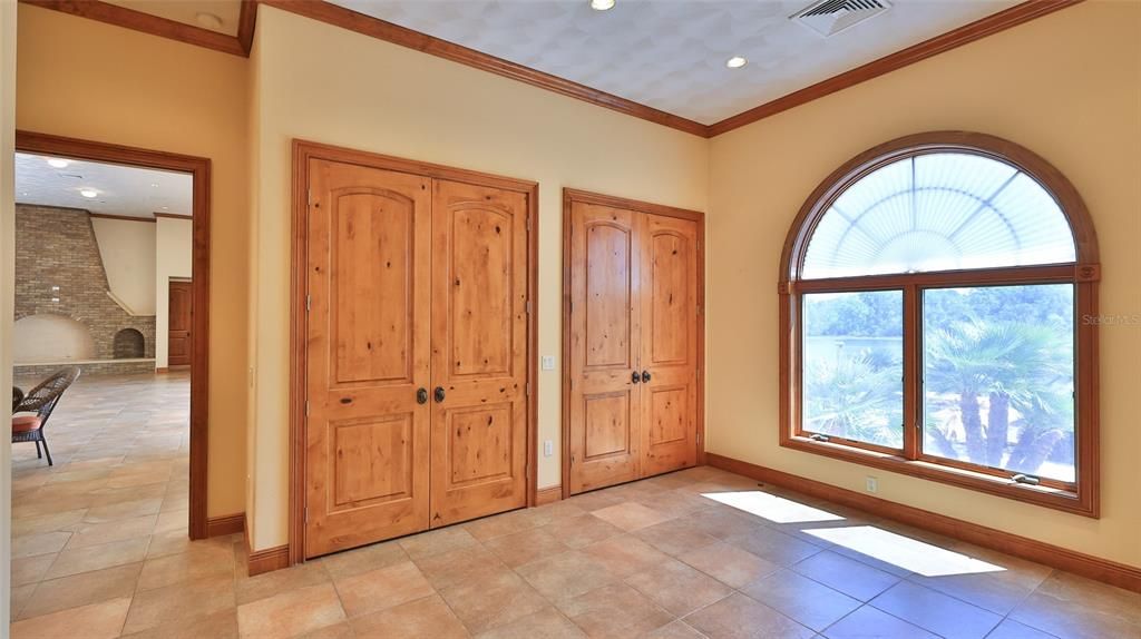 For Sale: $1,999,999 (5 beds, 5 baths, 6077 Square Feet)