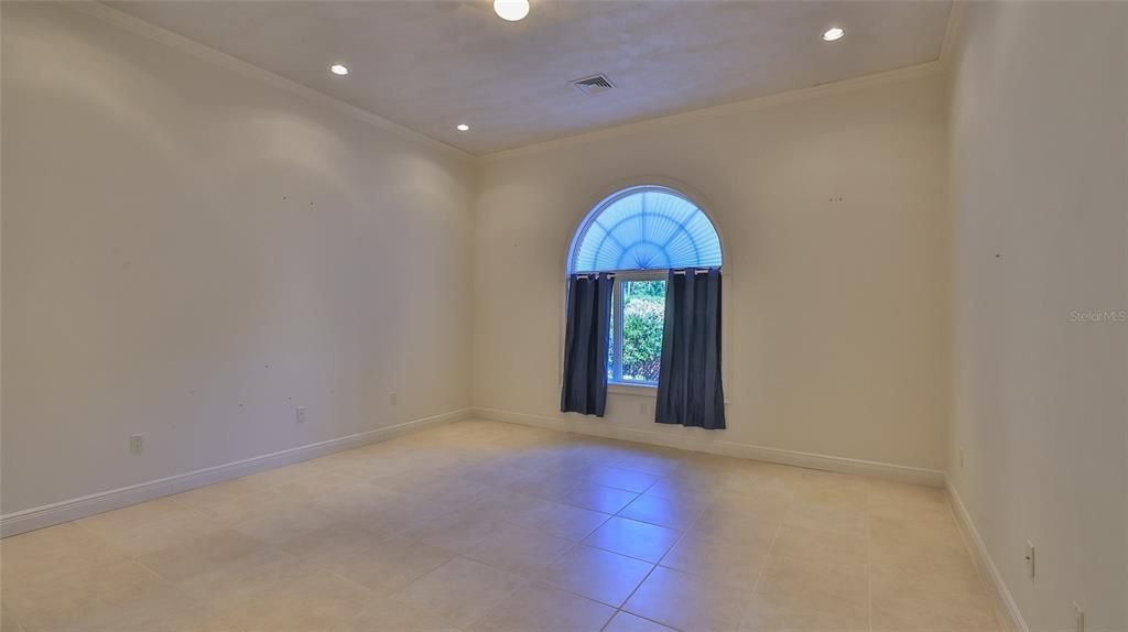 For Sale: $1,999,999 (5 beds, 5 baths, 6077 Square Feet)