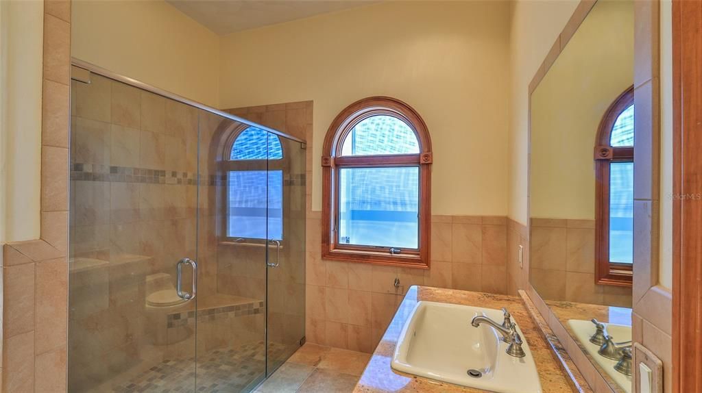 For Sale: $1,999,999 (5 beds, 5 baths, 6077 Square Feet)