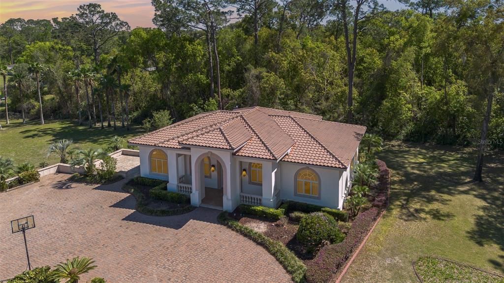 For Sale: $1,999,999 (5 beds, 5 baths, 6077 Square Feet)