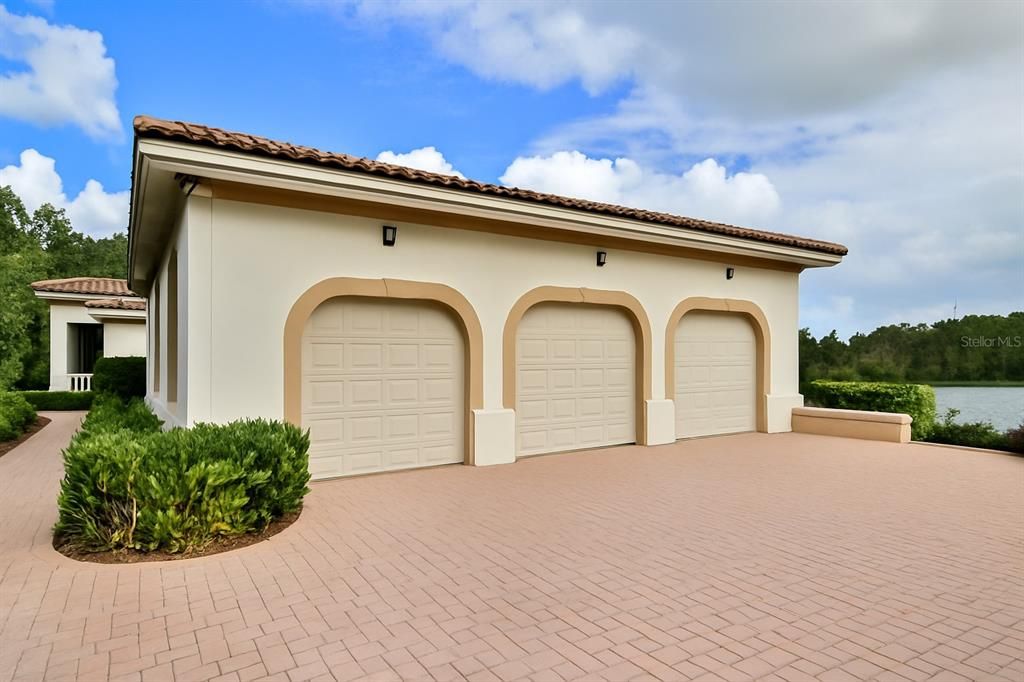 For Sale: $1,999,999 (5 beds, 5 baths, 6077 Square Feet)