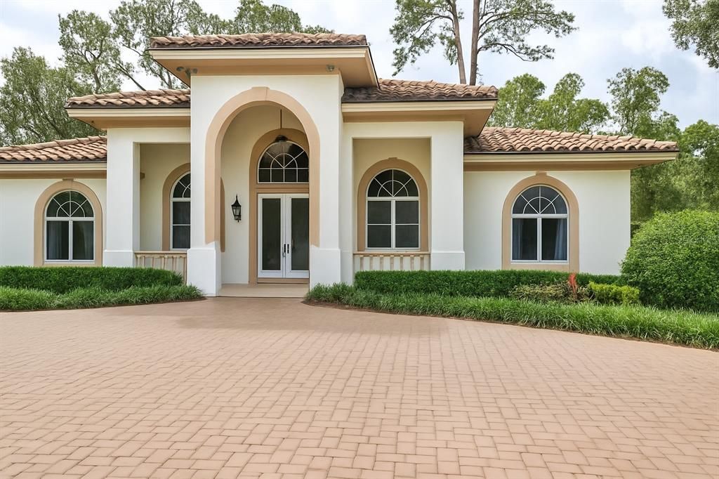 For Sale: $1,999,999 (5 beds, 5 baths, 6077 Square Feet)