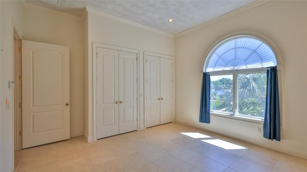 For Sale: $1,999,999 (5 beds, 5 baths, 6077 Square Feet)