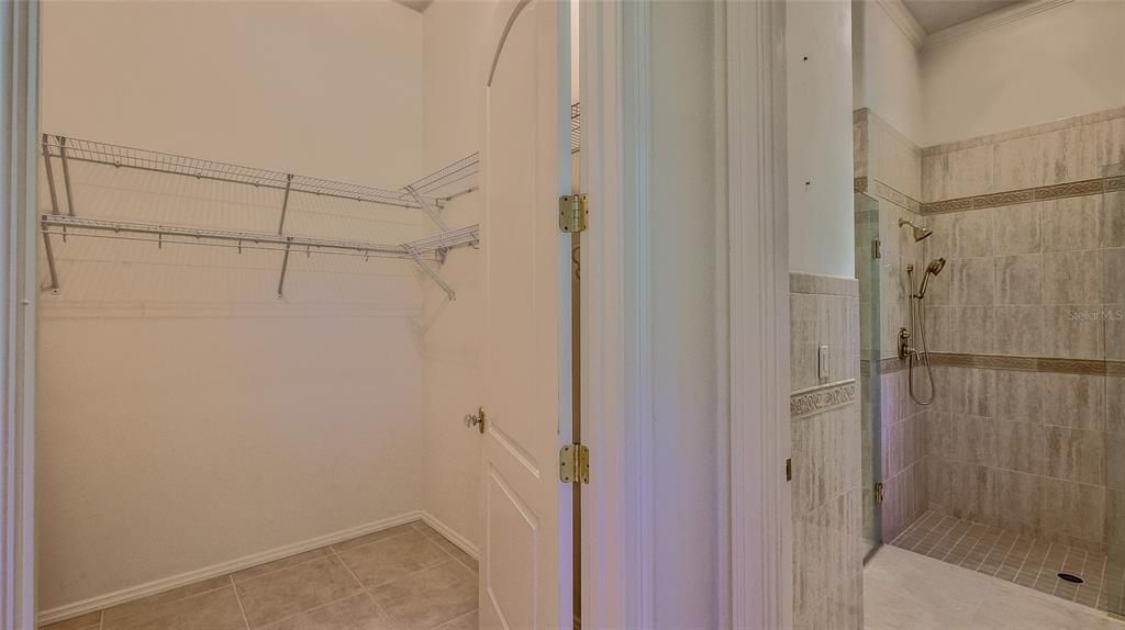 For Sale: $1,999,999 (5 beds, 5 baths, 6077 Square Feet)