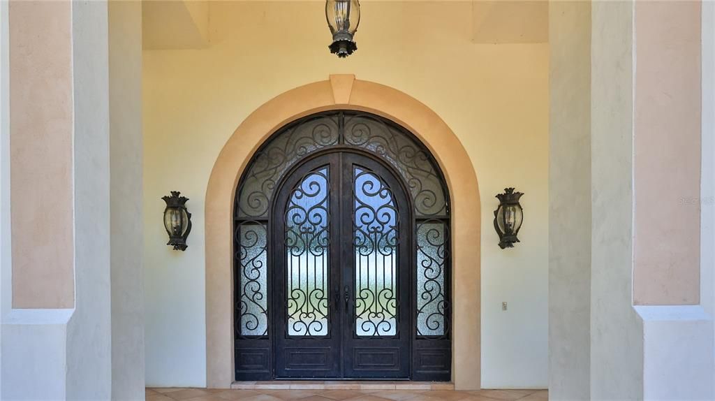 For Sale: $1,999,999 (5 beds, 5 baths, 6077 Square Feet)