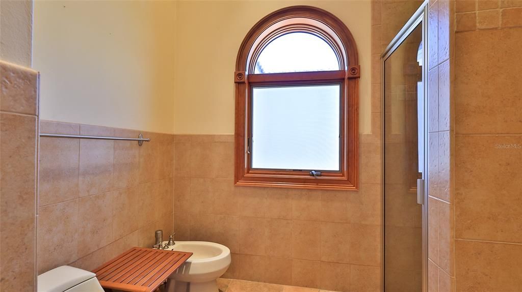 For Sale: $1,999,999 (5 beds, 5 baths, 6077 Square Feet)