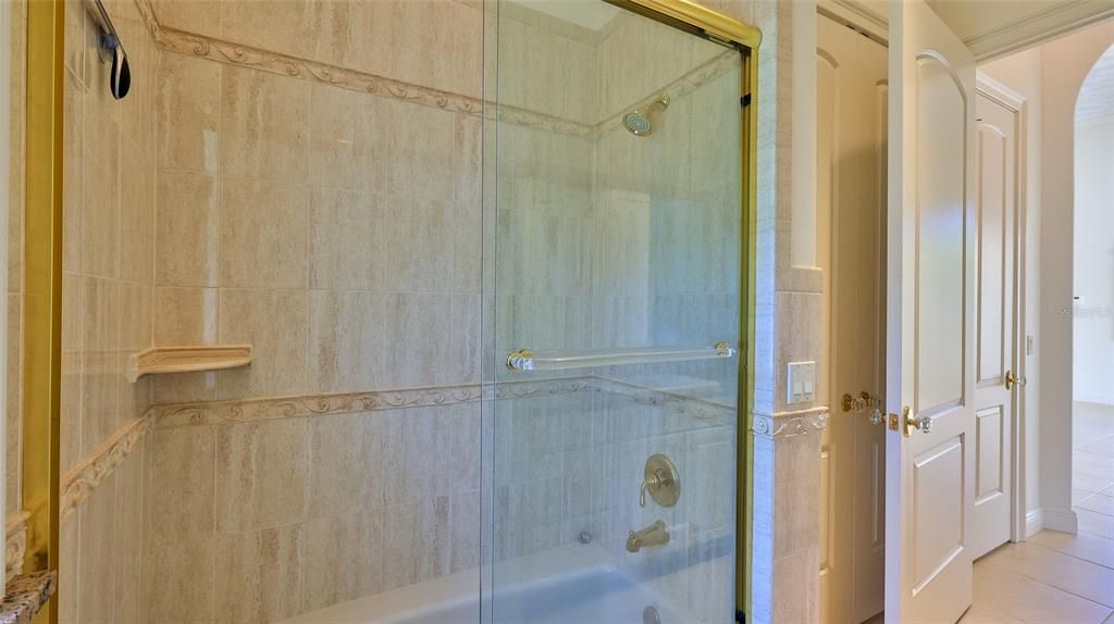 For Sale: $1,999,999 (5 beds, 5 baths, 6077 Square Feet)