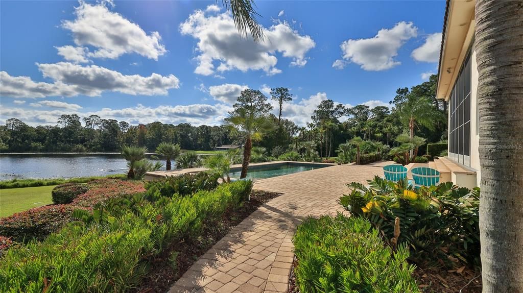 For Sale: $1,999,999 (5 beds, 5 baths, 6077 Square Feet)