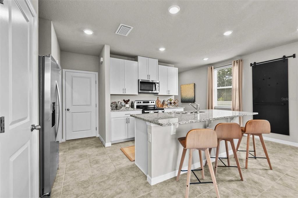 For Rent: $2,500 (3 beds, 2 baths, 1566 Square Feet)