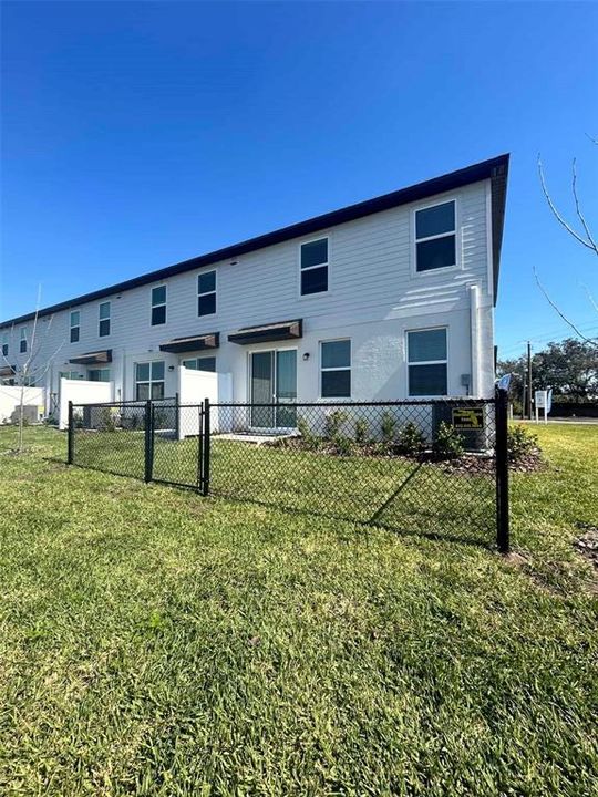 For Rent: $2,500 (3 beds, 2 baths, 1566 Square Feet)