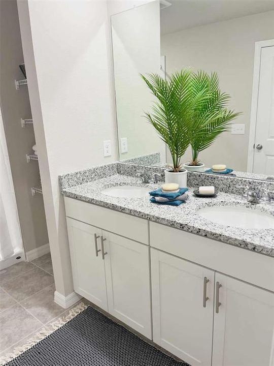 For Rent: $2,500 (3 beds, 2 baths, 1566 Square Feet)