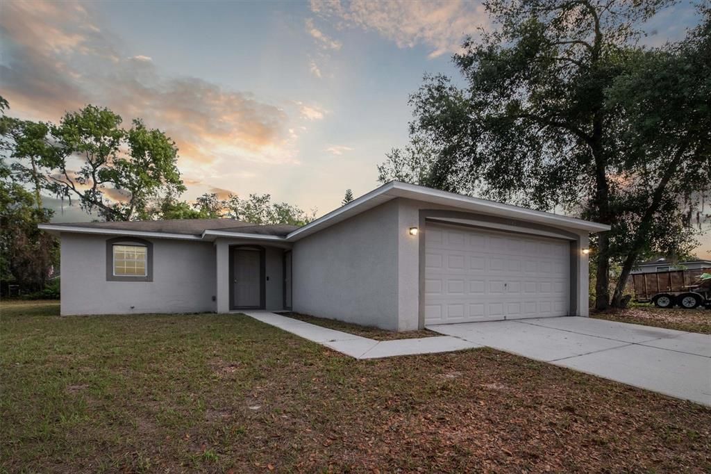 Recently Sold: $370,000 (3 beds, 3 baths, 1305 Square Feet)
