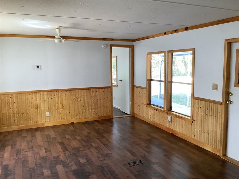 待售: $98,500 (2 贝兹, 1 浴室, 784 平方英尺)