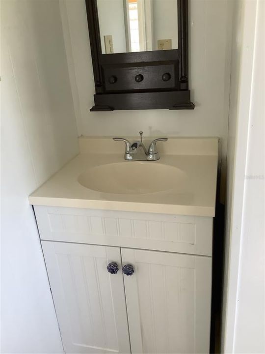 待售: $98,500 (2 贝兹, 1 浴室, 784 平方英尺)