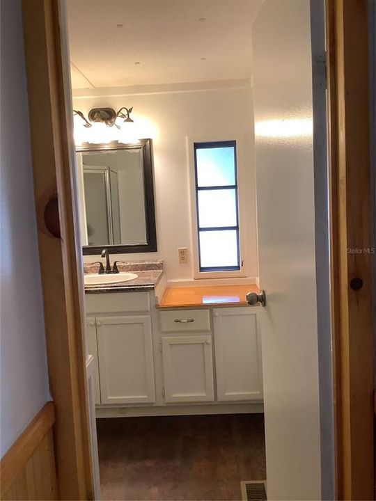 待售: $98,500 (2 贝兹, 1 浴室, 784 平方英尺)