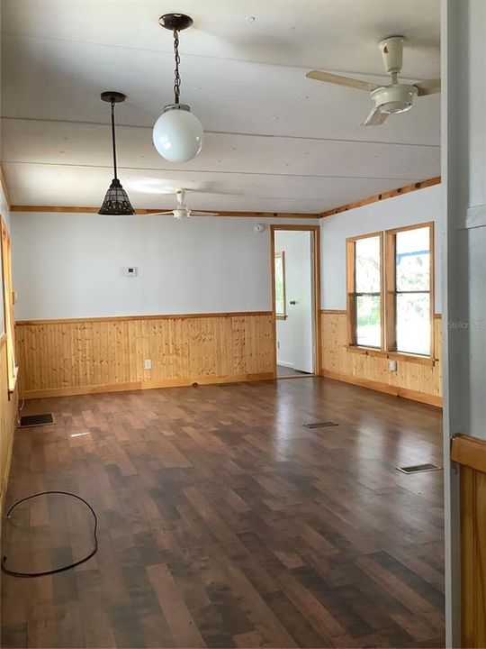 待售: $98,500 (2 贝兹, 1 浴室, 784 平方英尺)