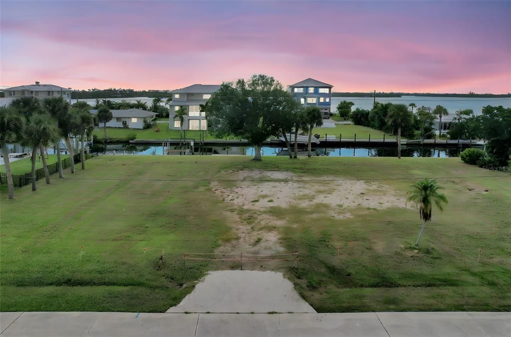 For Sale: $999,999 (0.45 acres)