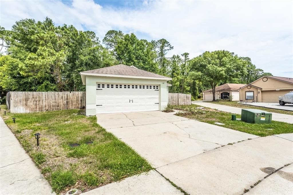 Front of home on cul-de-sac lot!