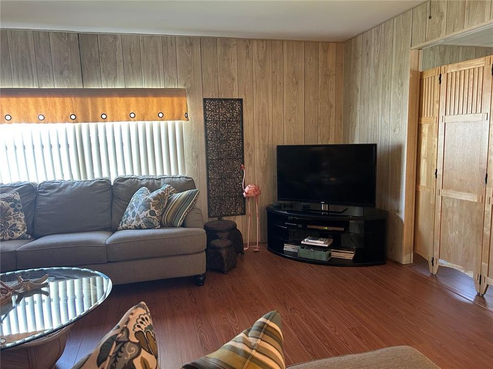 For Sale: $210,000 (2 beds, 2 baths, 1646 Square Feet)