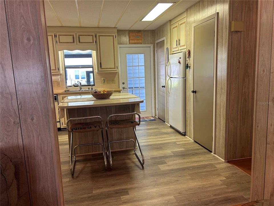 For Sale: $210,000 (2 beds, 2 baths, 1646 Square Feet)