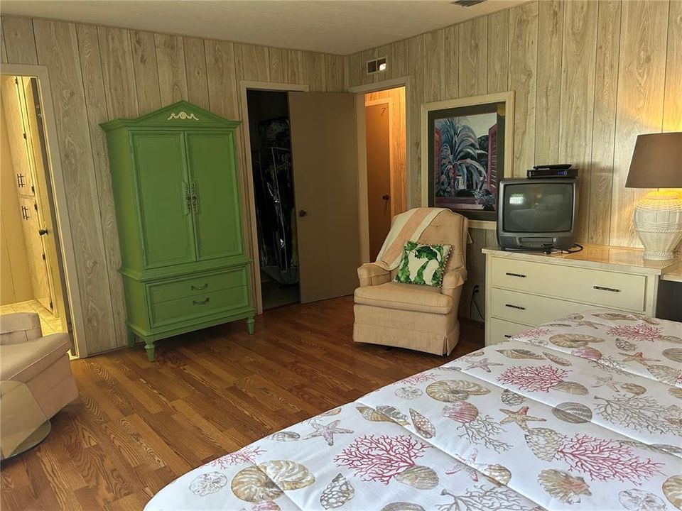 For Sale: $210,000 (2 beds, 2 baths, 1646 Square Feet)