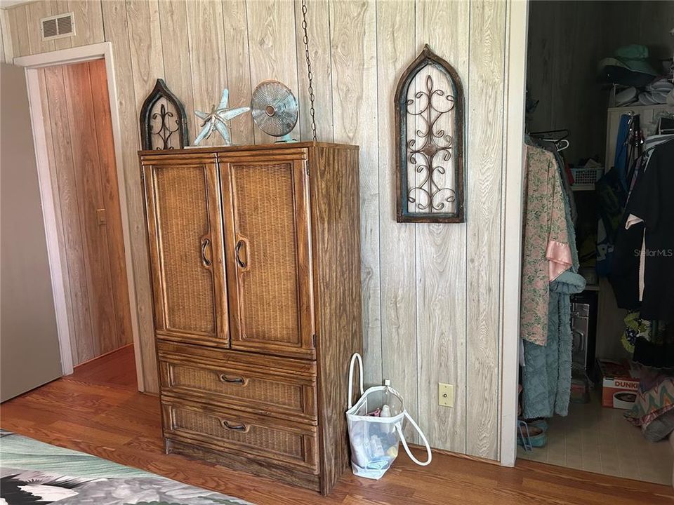 For Sale: $210,000 (2 beds, 2 baths, 1646 Square Feet)