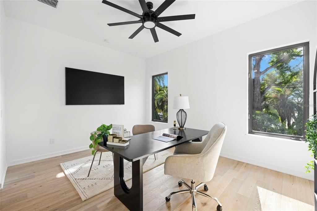 Activo con contrato: $2,690,000 (4 camas, 4 baños, 4331 Pies cuadrados)