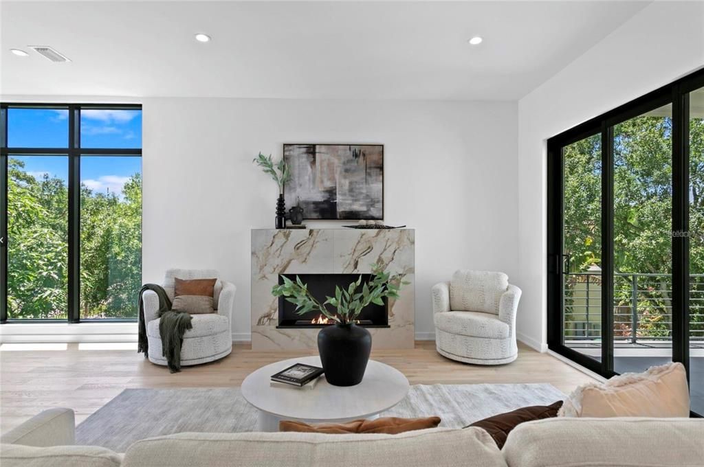 Activo con contrato: $2,690,000 (4 camas, 4 baños, 4331 Pies cuadrados)