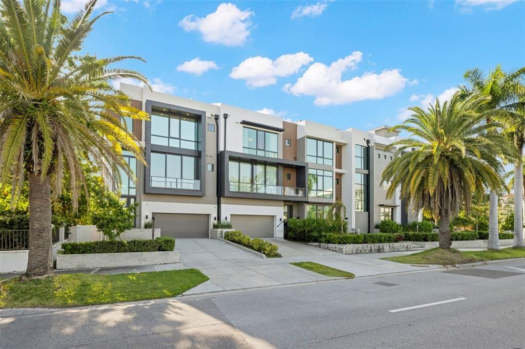 Activo con contrato: $2,690,000 (4 camas, 4 baños, 4331 Pies cuadrados)