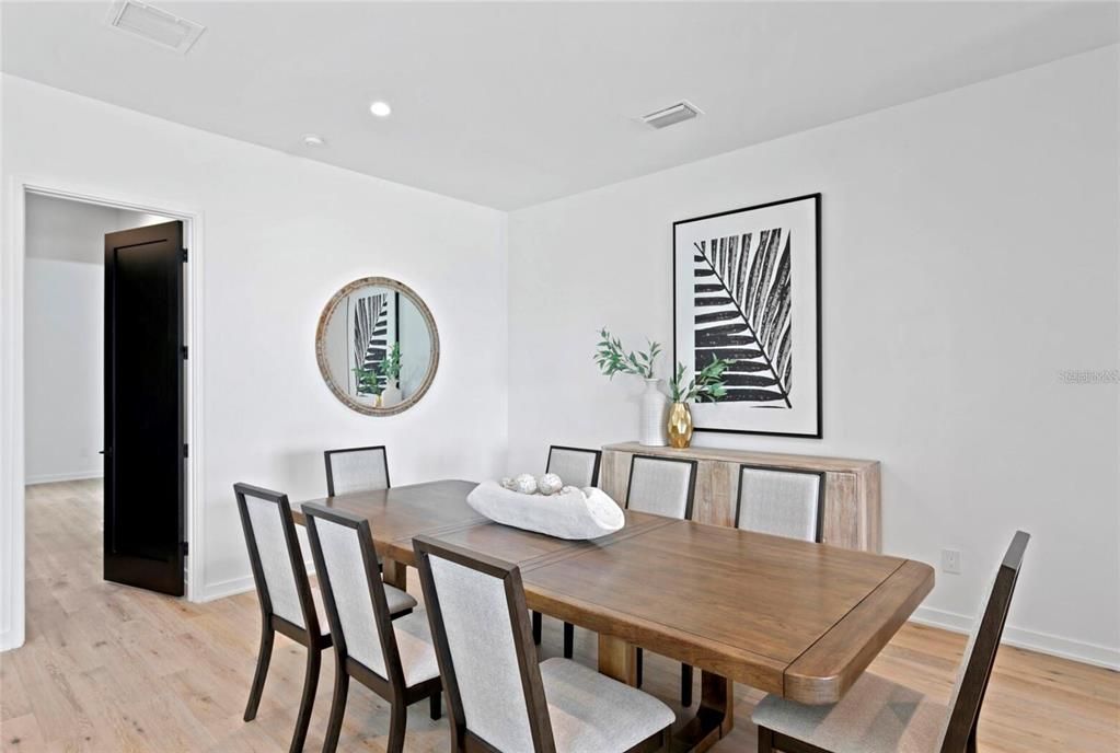 Activo con contrato: $2,690,000 (4 camas, 4 baños, 4331 Pies cuadrados)