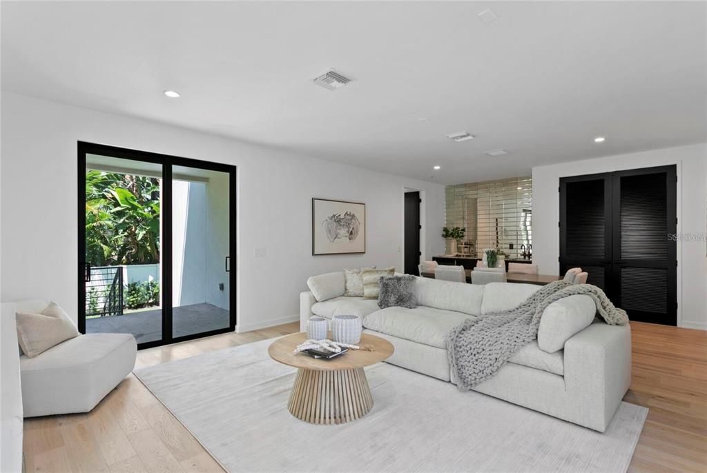 Activo con contrato: $2,690,000 (4 camas, 4 baños, 4331 Pies cuadrados)