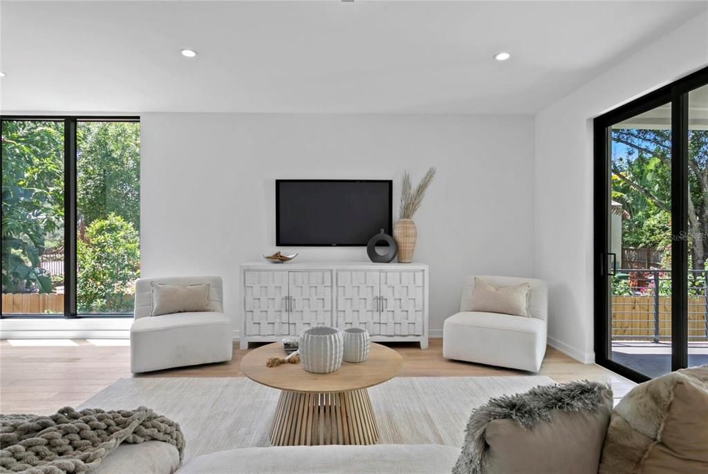 Activo con contrato: $2,690,000 (4 camas, 4 baños, 4331 Pies cuadrados)