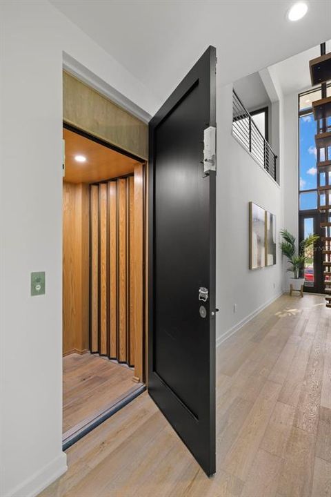 Activo con contrato: $2,690,000 (4 camas, 4 baños, 4331 Pies cuadrados)