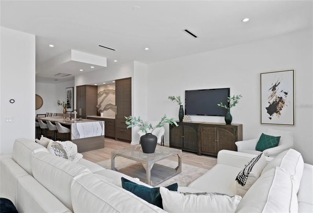 Activo con contrato: $2,690,000 (4 camas, 4 baños, 4331 Pies cuadrados)