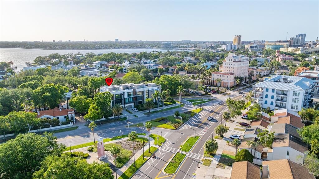 Activo con contrato: $2,690,000 (4 camas, 4 baños, 4331 Pies cuadrados)