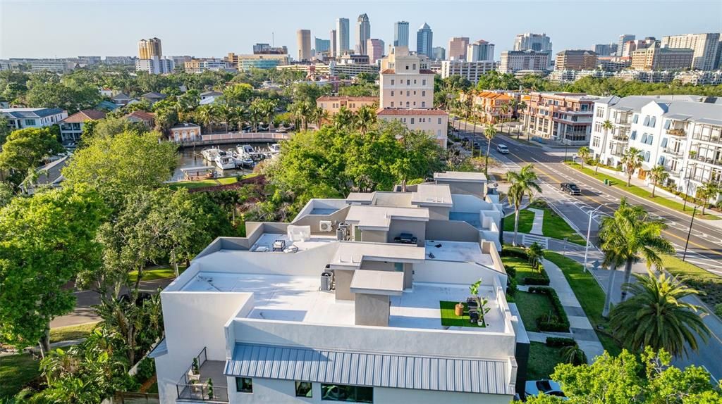 Activo con contrato: $2,690,000 (4 camas, 4 baños, 4331 Pies cuadrados)