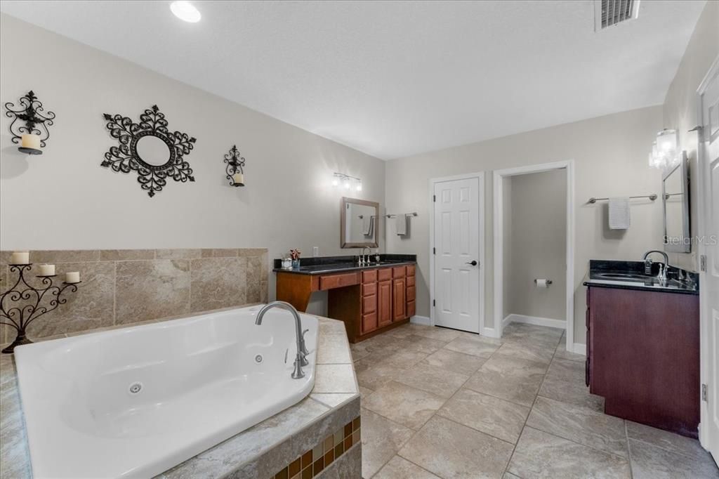 待售: $1,859,999 (6 贝兹, 5 浴室, 5400 平方英尺)