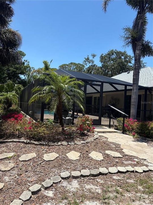 For Sale: $739,900 (3 beds, 2 baths, 2005 Square Feet)