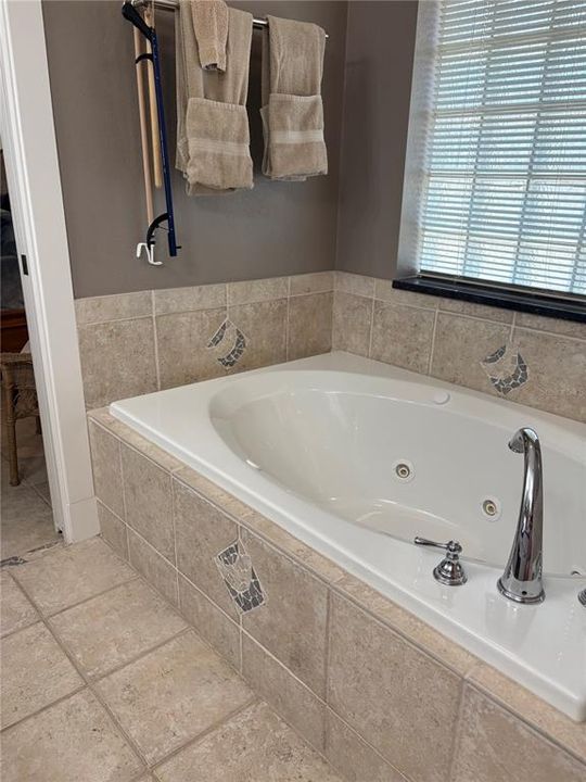 For Sale: $739,900 (3 beds, 2 baths, 2005 Square Feet)