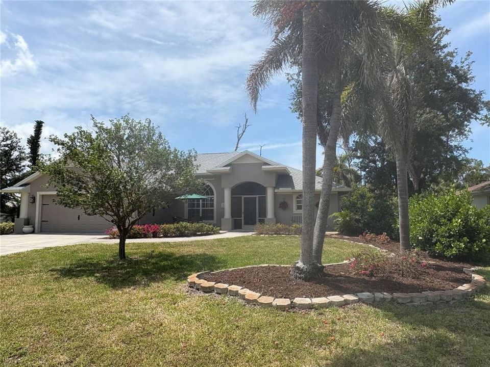 For Sale: $739,900 (3 beds, 2 baths, 2005 Square Feet)