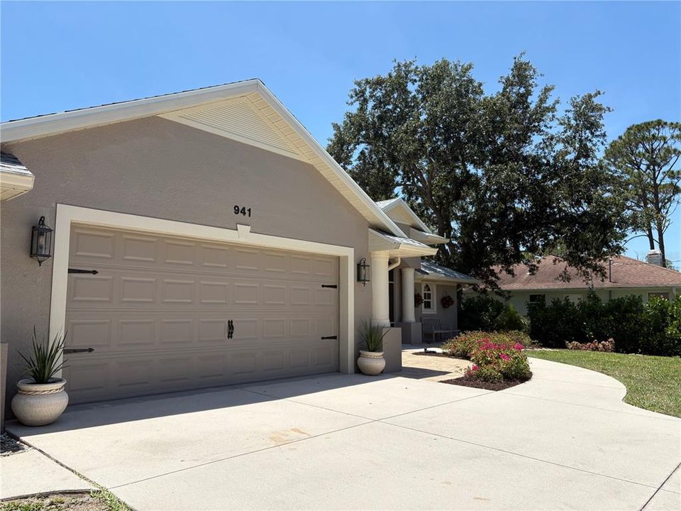 For Sale: $739,900 (3 beds, 2 baths, 2005 Square Feet)