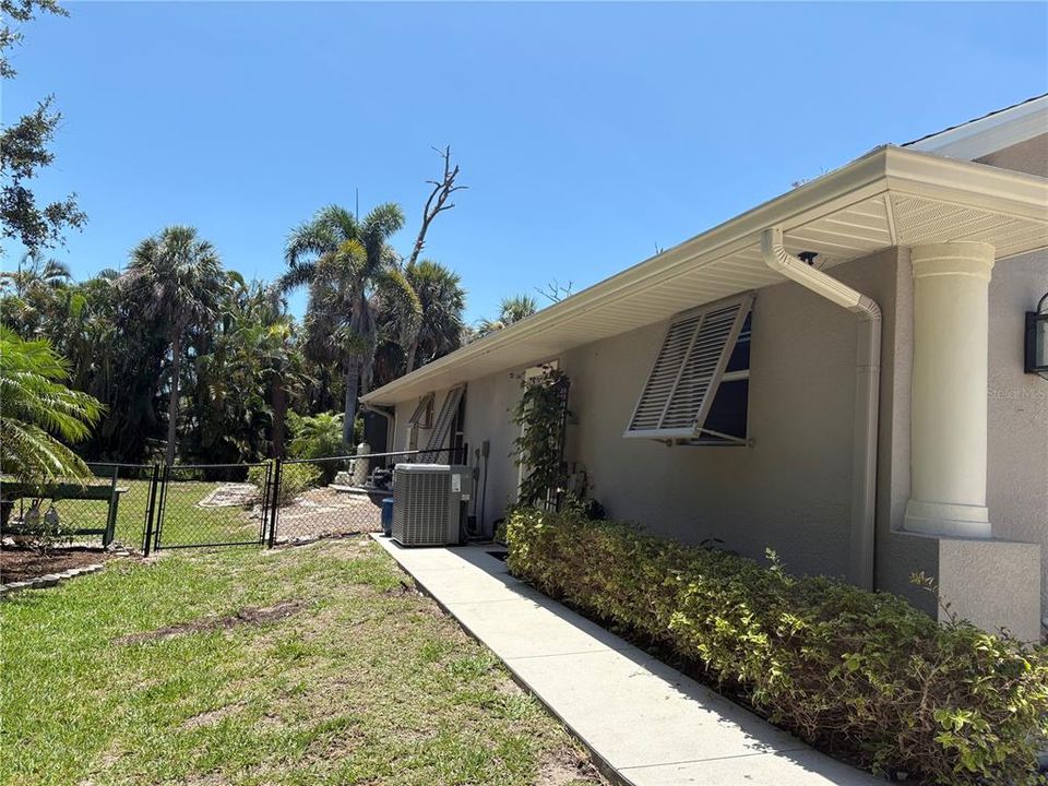 For Sale: $739,900 (3 beds, 2 baths, 2005 Square Feet)
