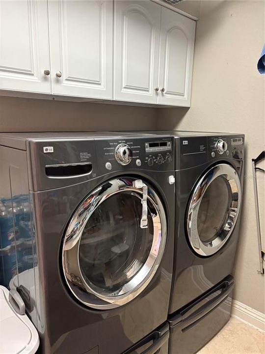 For Sale: $739,900 (3 beds, 2 baths, 2005 Square Feet)