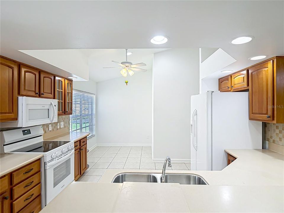 Active With Contract: $359,900 (3 beds, 2 baths, 1983 Square Feet)