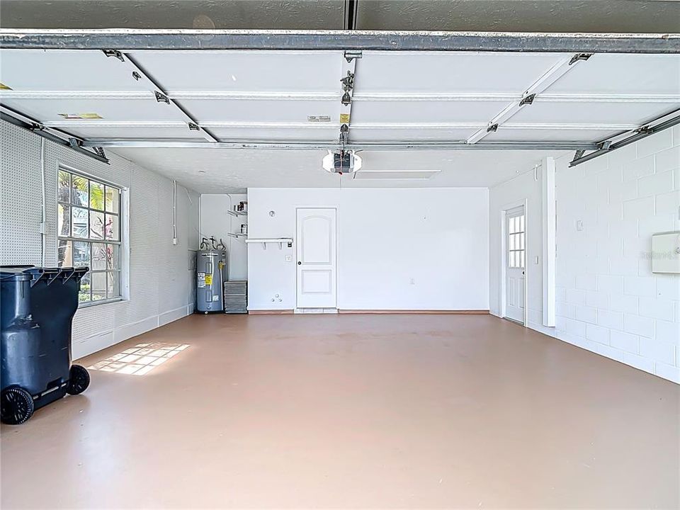 Active With Contract: $359,900 (3 beds, 2 baths, 1983 Square Feet)