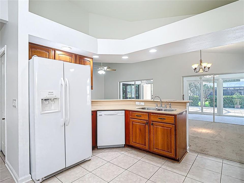 Active With Contract: $359,900 (3 beds, 2 baths, 1983 Square Feet)