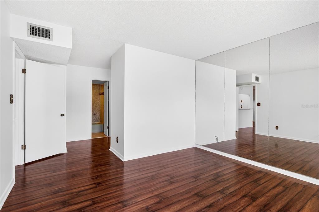 待售: $135,000 (2 贝兹, 2 浴室, 1148 平方英尺)