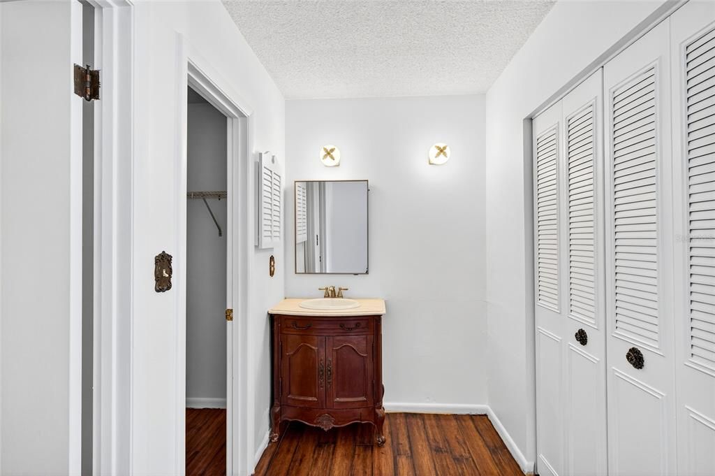 待售: $135,000 (2 贝兹, 2 浴室, 1148 平方英尺)